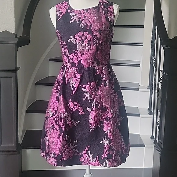 Floral Dress - Picture 8 of 9